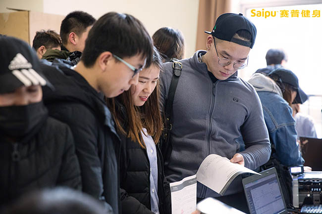 参加健身教练培训费用能分期吗