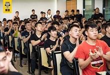 学健身教练有前途吗一个月收入有多少?