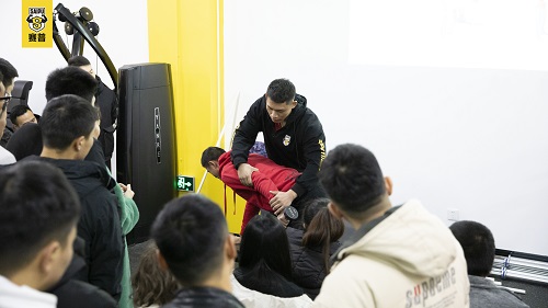 赛普健身上海分院学员基础实践课