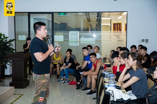 杭州有健身教练培训学校吗